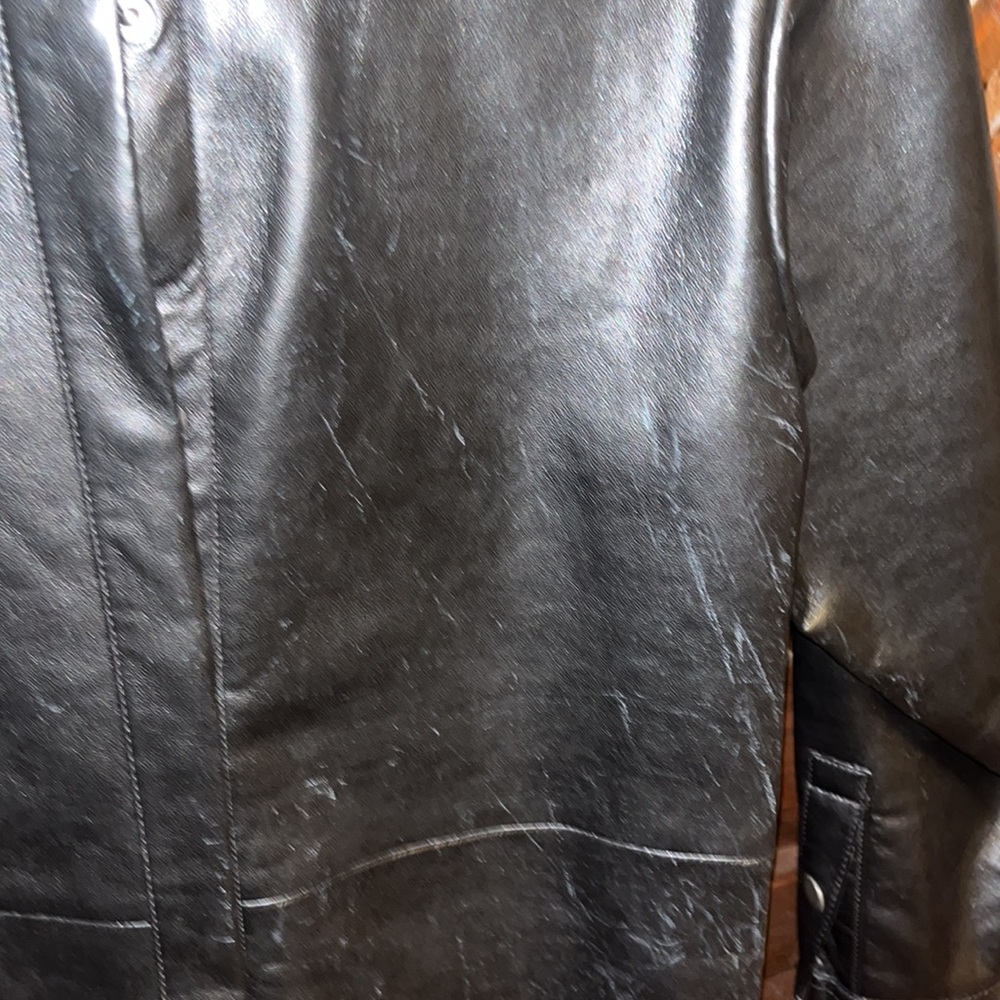 Black leather - Picture 10 of 12